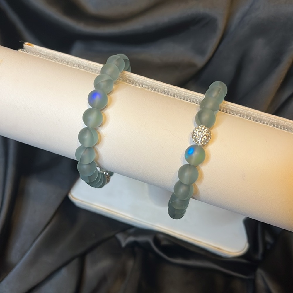 2/$5🎈Beautiful moon stone bracelets with a crystal accent
